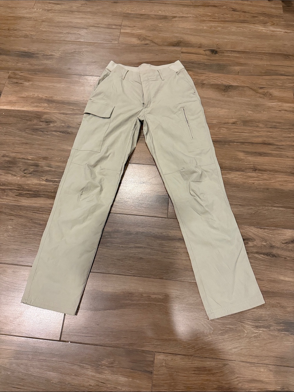 Athleta Cargo Pants in Light Beige size 2